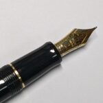 万年筆は金のペン先、金ペン(金ニブ)を持とう。